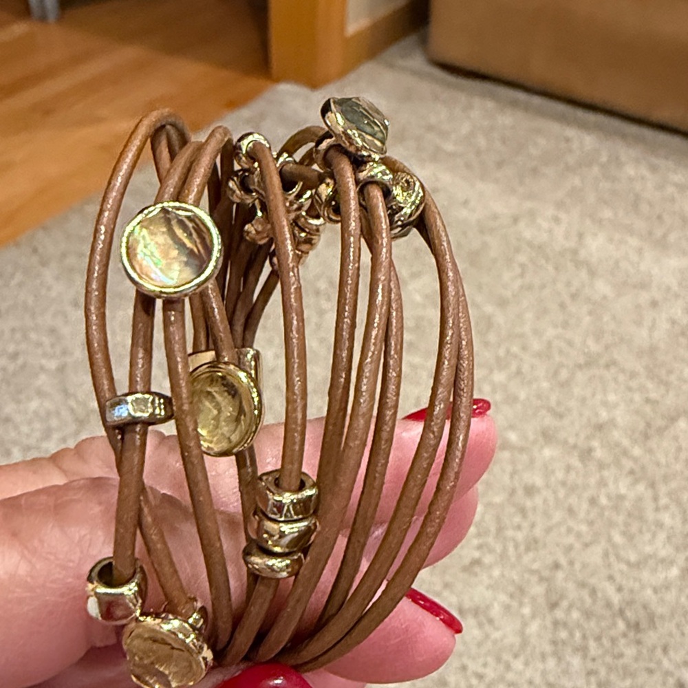 Assorted earthtone bracelets - Picture 7 of 7